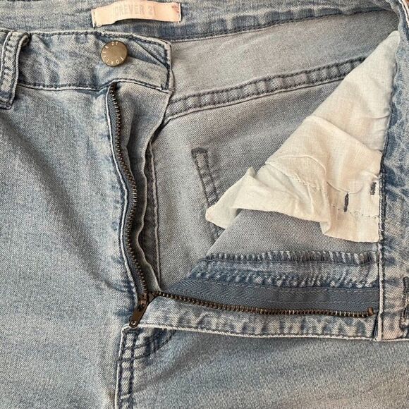 Forever 21 | High Rise Light Wash Skinny Jeans | Size 28 - Picture 7 of 8